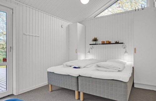 Lyngsbæk Strand House | In the naturally beautiful area near Lyngsbæk-Femmøller Srand lies this vacation home, which is espe
