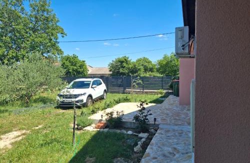 Benkovac Apartment | In the nature by Marko