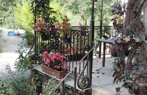 Sonnac House | In the shade of a rouergat mill, house by the water