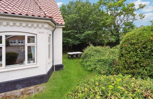 Skaerbaek Apartment | In the small village of Brøns Sogn welcomes you this spacious and bright vacation home.