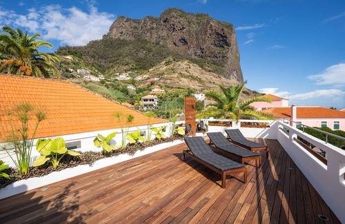 Porto da Cruz House | In the village, between the sea and the mountains - Madeira Surf Camp I