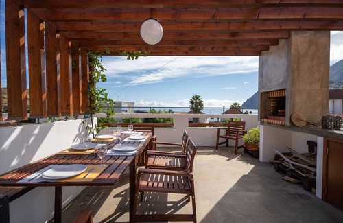 Porto da Cruz Apartment | In the village, between the sea and the mountains - Madeira Surf Camp II