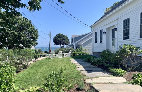 Rockland House | In-town, coastal + relaxing in Rockland