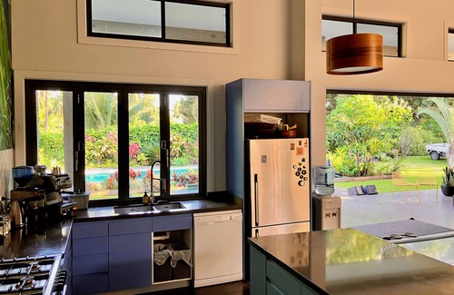 Arorangi House | Inave Tamaiva with pool