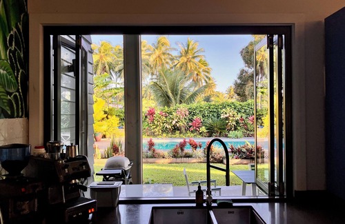 Arorangi House | Inave Tamaiva with pool