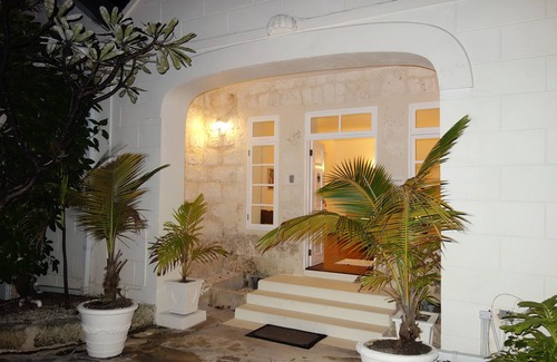 Silver Sands House | Inchcape Seaside Villas right on Silver Sands Beach - 2 bedr. House Courtyard,
