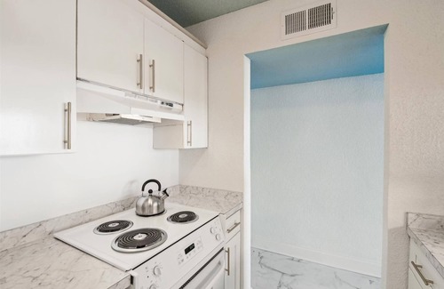 North Ocean City Condo | Includes Xplorie Activities & Linens. PYRAMID-1BR OF condo w/outdoor pool.