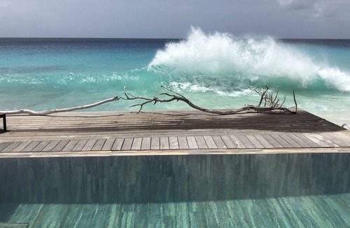 Belnem Villa | INCLUSIVE PICKUP TRUCK! Oceanfront Villa - Total privacy - ocean access - W-LAN