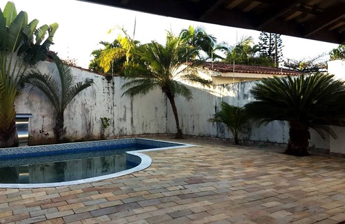 Peruibe House | Incrível casa com churrasq e piscina em Peruíbe