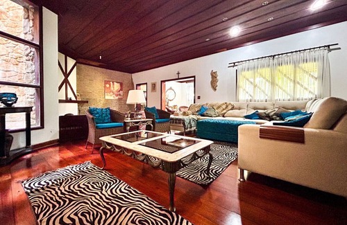 Ibiuna House | Incrível casa com lazer completo e WiFi -Ibiúna/SP