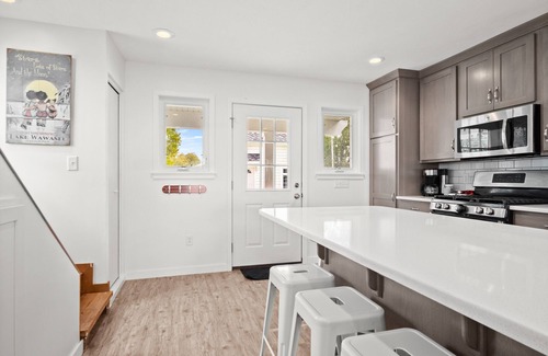 Syracuse House | Incredbile View of Lake Wawasee with sandy lake bottom