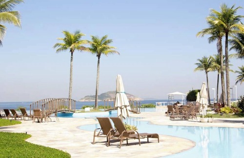 Camboinhas Apartment | INCREDIBLE BEACH FRONT WITH PRIVATE BEACH ACCESS INFINITY POOL BEST AROUND RIO