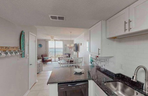 Gulf Shores Apartment | Incredible Beach Views|Pool|Boat Marina|Sleeps 6!