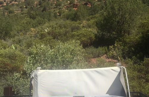 Sedona House | Incredible crazy cool canyon crib Spectacular views from grass rooftop hot tub!