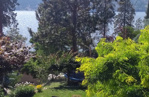 Central Okanagan House | Incredible Lake House in Amazing Location of Okanagan Centre