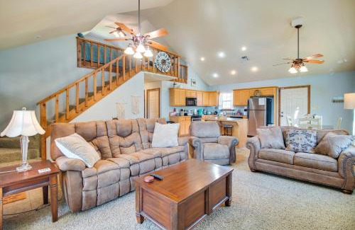 Vian House | Incredible Log Home 1 Mile From Lake Tenkiller