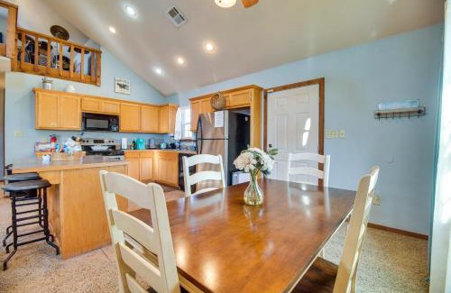 Vian House | Incredible Log Home 1 Mile From Lake Tenkiller