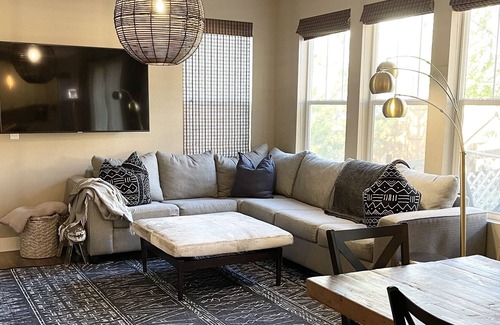 Parker House | Incredible Parker/Lone Tree House! Sleeps 11!