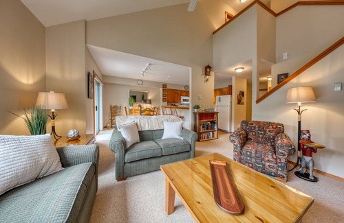 East Kootenay House | Incredible Ski-In/Ski-Out Townhome in quiet resort area