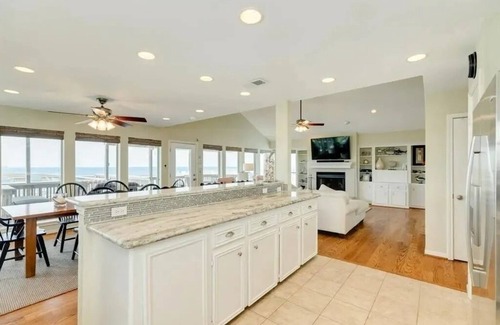 Isla Del Sol House | Incredible sunset views on Galveston Bay