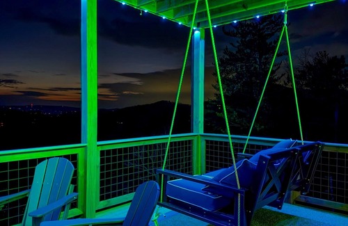 Wears Valley Cabin | Incredible Sunsets | Heated Pool | Designed 4 FUN