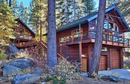 Skyland House | Incredible Tahoe Vacation Experience for 10 guests, 4 Bed, 4 Bath, 3600 sq ft