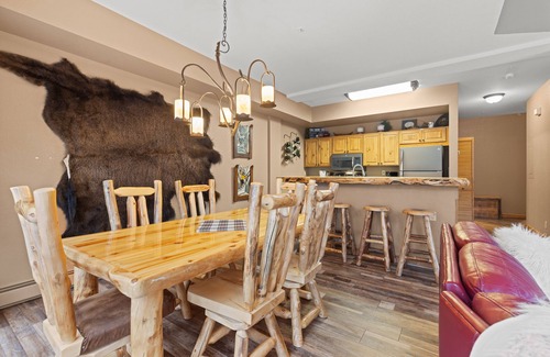 Lakeside Village House | Incredible Townhome with 2 Master Suites, River & Mountain View