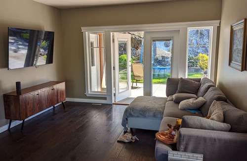 Garibaldi Highlands House | Incredible views in Mountain biking paradise, Squamish BC available Nov / Dec.