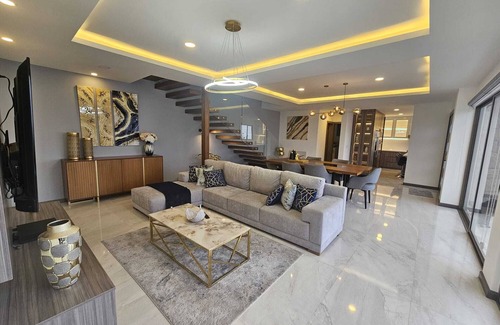 Cuenca House | Incredible Views with style and comfort.
