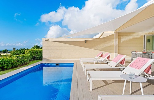 Merlin Bay Villa | Incredible villa, beach club access - Whitehaven
