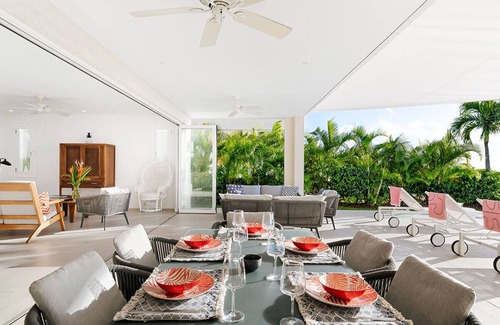 Merlin Bay Villa | Incredible villa, beach club access - Whitehaven