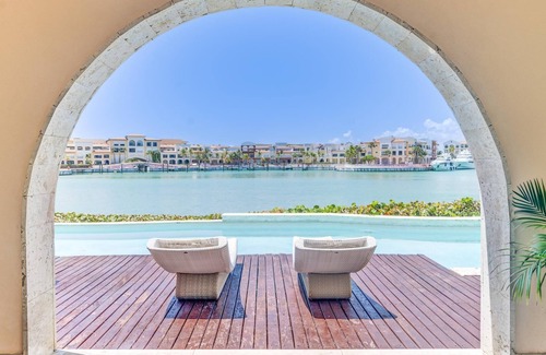 Cap Cana Marina Apartment | INCREDIBLE WATER FRONT APARTMENT WITH AMAZING VIEWS AND INFINITY POOL !