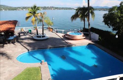 Tequesquitengo Villa | Incredibly Beautiful Big Villa For Up To 30 Guests