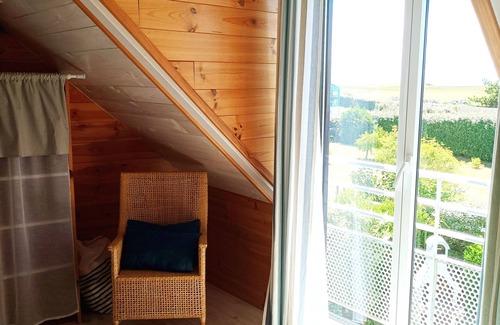 Erdeven House | 🏠 ind spacieuse , plages, proche d'ETEL 2 belles chambres vue mer étage
