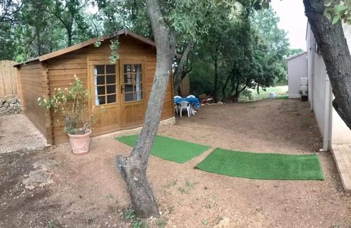 Seillons-Source-d'Argens Bed & Breakfast | Independent, cosy room with pool access