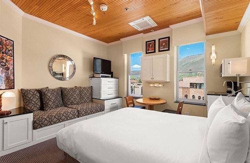 Aspen Hotel | Independence Square 305 | Remodeled, 3rd Floor Hotel Room in Aspen's Best Location