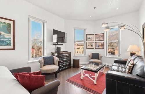 Downtown House | Independence Square Unit 303, Corner Studio with Premier Finishes, Downtown Location