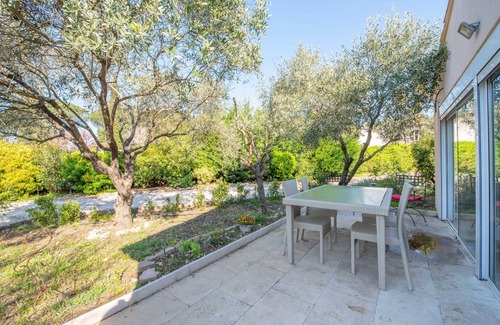 La Mole House | Independent apartment in detached house Gulf of Saint Tropez