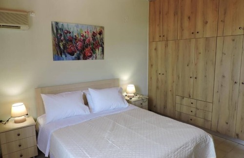 Sivros House | Independent detached house in a quiet neighborhood of a nice village.
