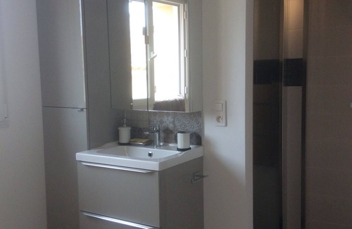 Martigues House | Independent house with 2 small terraces 15 minutes walk from the beach