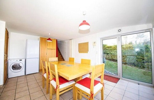 Suresnes House | Independent house with terrace and garden, Eiffel Tower view.