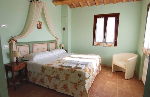 Stacciola House | Independent house with SPA pool in the heart of the Marche region, a step away from the sea