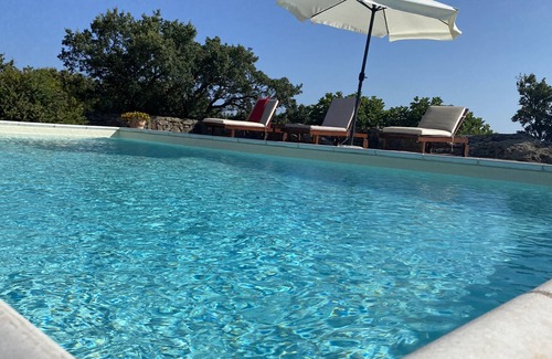 Nulvi Villa | Independent house with private pool, tennis and free wi-fi flat near Castelsardo