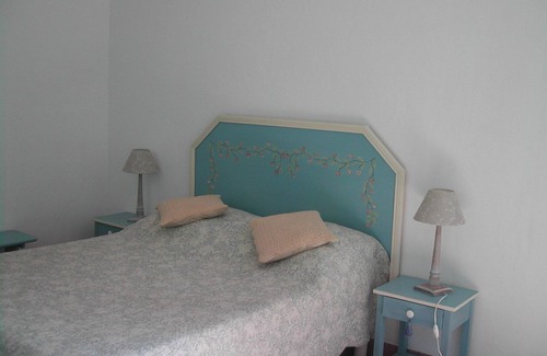 Tourtour Apartment | independent studio facing the pool