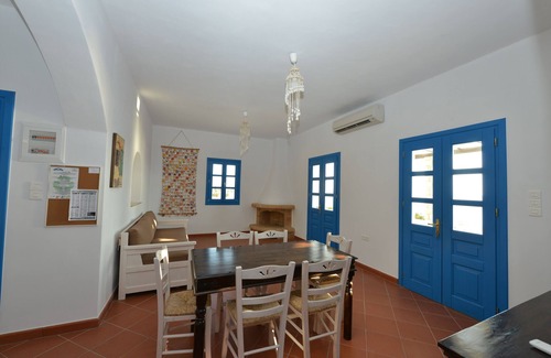 Lipsoi Villa | independent villa with splendid view and beach below