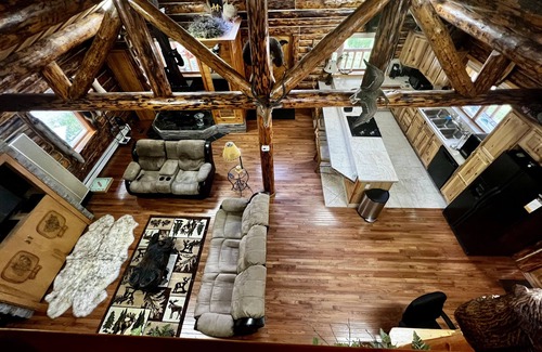 Indian Cabin | Indian AK 25 min to Anchorage & 25 min to Girdwood and 35 min to the airport
