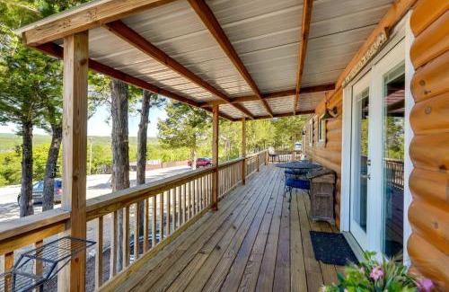 Indian Point House | Indian Point Cabin 2 near SDC, Branson, and Table Rock Lake