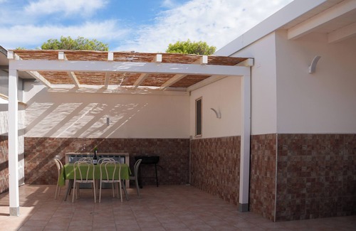 Specchiarica Villa | Indipendent villa 400m from the sea with large outdoor space