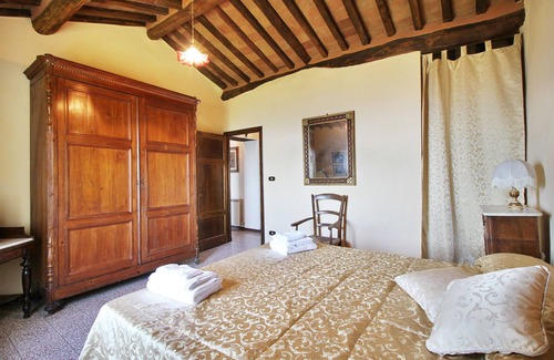 Petrognano Villa | Indipendent villa with private pool and garden