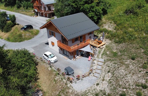 Valloire Ski Chalet | Individual chalet 6/8 pers. 90 m² on the edge of the piste